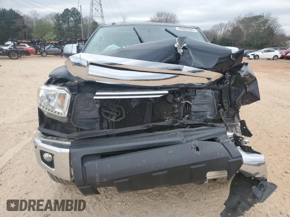 2017 Toyota Tundra Limited z VIN 5TFHW5F10HX606254, wystawiony jako Copart lot #49882695 z przebiegiem Nie podano mil oraz Szkoda całkowita • Salvage title. Historia ofert i sprzedaży dostępna na DreamBid. Obrazek 5.