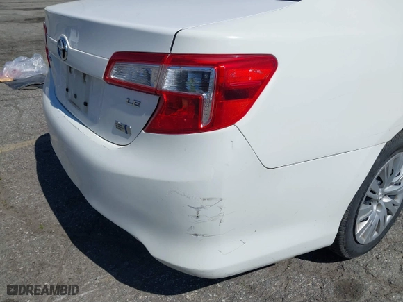 2014 Toyota Camry Hybrid LE with VIN 4T1BD1FK5EU135465, listed as a IAAI auction lot 41713264 with 158,750 mi miles. Bid and sale history available at carsss.com. Image 18.