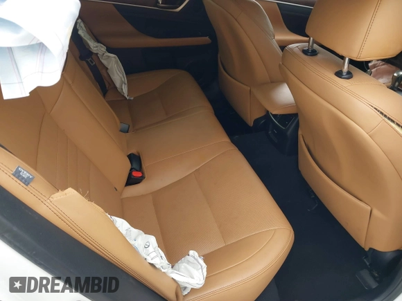 2016 Lexus GS 350 with VIN JTHBZ1BLXGA002689, listed as a IAAI auction lot 41555272 with 91,781 mi miles. Bid and sale history available at carsss.com. Image 8.