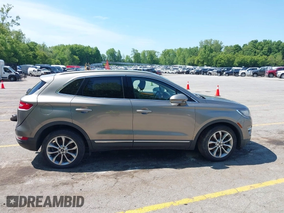 2017 Lincoln MKC Select with VIN 5LMCJ2D9XHUL46424, listed as a IAAI auction lot 42363939 with Not provided miles and . Bid and sale history available at DreamBid. Image 14.