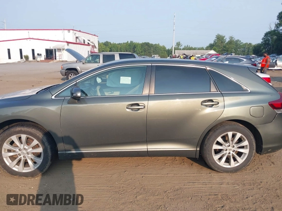 2013 Toyota Venza LE with VIN 4T3BA3BB4DU045501, listed as a IAAI auction lot 40117866 with 184,089 mi miles. Bid and sale history available at carsss.com. Image 14.