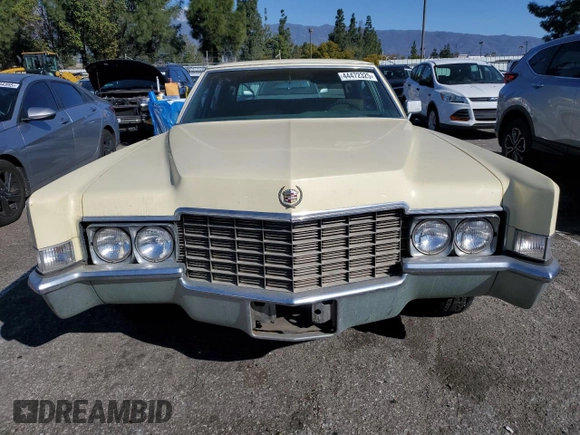 1969 Cadillac Fleetwood z VIN P9296258, wystawiony jako Copart lot #44472325 z przebiegiem 45 798 mil mil oraz Czysty tytuł • Clean title. Historia ofert i sprzedaży dostępna na DreamBid. Obrazek 5.