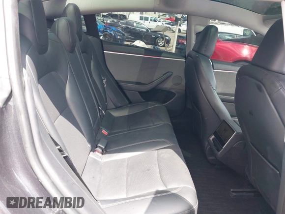2024 Tesla Model 3 z VIN 5YJ3E1EA0RF782725, wystawiony jako IAAI lot #42248130 z przebiegiem 40 776 mil mil oraz . Historia ofert i sprzedaży dostępna na DreamBid. Obrazek 8.