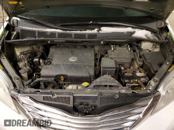 2011 Toyota Sienna XLE AAS with VIN 5TDYK3DC9BS020976, listed as a Copart auction lot 46280905 with 258,265 mi miles and Salvage Title. Bid and sale history available at DreamBid. Image 12.