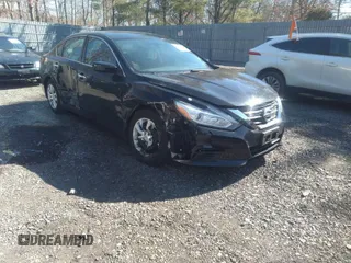 2018 Nissan Altima 2.5 SR with VIN 1N4AL3AP5JC471611, listed as a IAAI auction lot 41704535 with 60,027 mi miles. Bid and sale history available at carsss.com. Image 1.