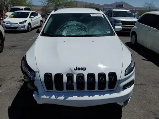 2018 Jeep Cherokee Latitude with VIN 1C4PJLCXXJD528273, listed as a Copart auction lot 56746715 with 70,443 mi miles and Salvage title. Bid and sale history available at DreamBid. Image 5.