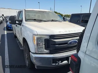 2017 Ford F-250 XL z VIN 1FD7X2A63HEF23418, wystawiony jako IAAI lot #42610484 z przebiegiem 271 149 mil mil oraz . Historia ofert i sprzedaży dostępna na DreamBid. Obrazek 54.