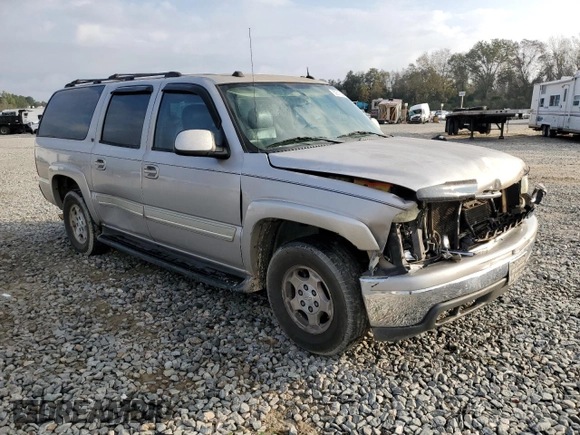 2004 Chevrolet Suburban LT with VIN 1GNEC16Z04J254873, listed as a Copart auction lot 82315924 with 385,089 mi miles and Salvage Title. Bid and sale history available at carsss.com. Image 4.