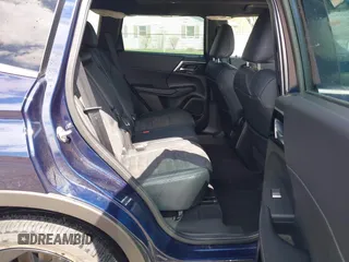 2022 Mitsubishi Outlander SE z VIN JA4J4UA89NZ077502, wystawiony jako IAAI lot #41897917 z przebiegiem 26 045 mil mil oraz . Historia ofert i sprzedaży dostępna na DreamBid. Obrazek 8.