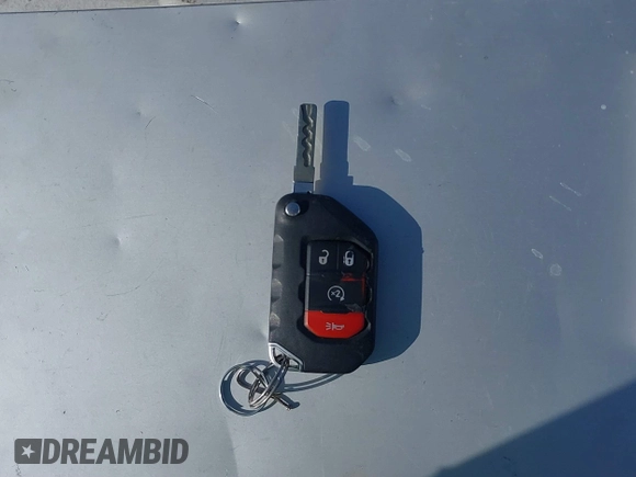 2021 Jeep Wrangler Unlimited Sahara z VIN 1C4JJXP6XMW765398, wystawiony jako IAAI lot #41592185 z przebiegiem 26 834 mil mil oraz . Historia ofert i sprzedaży dostępna na DreamBid. Obrazek 11.