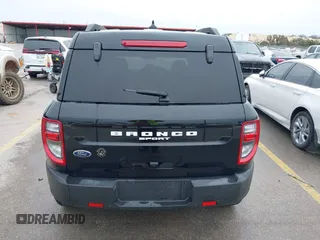 2024 Ford Bronco Sport Outer Banks z VIN 3FMCR9C61RRE99441, wystawiony jako IAAI lot #41560792 z przebiegiem 2631 mil mil oraz . Historia ofert i sprzedaży dostępna na DreamBid. Obrazek 16.