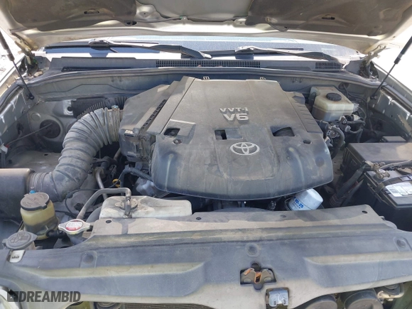 2004 Toyota 4Runner SR5 with VIN JTEBU14R448015129, listed as a IAAI auction lot 42040611 with 243,818 mi miles. Bid and sale history available at carsss.com. Image 10.