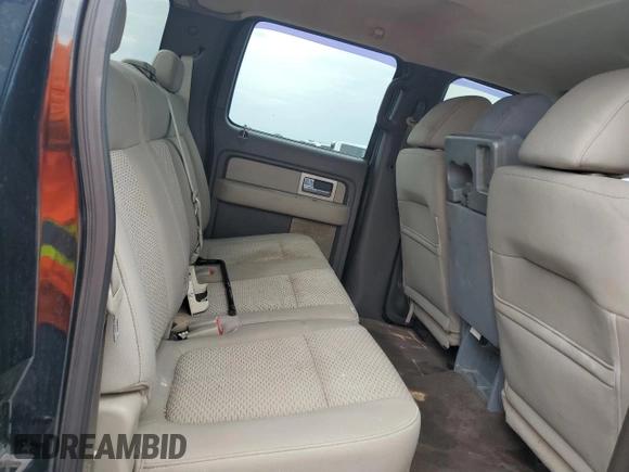 2009 Ford F-150 XL z VIN 1FTPW14V09FA23300, wystawiony jako Copart lot #62933965 z przebiegiem 183 595 mil mil oraz Czysty tytuł • Clean title. Historia ofert i sprzedaży dostępna na DreamBid. Obrazek 10.