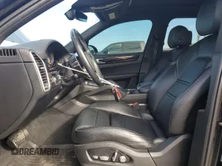 2020 Porsche Cayenne E-Hybrid with VIN WP1AE2AY7LDA22692, listed as a Copart auction lot 42208275 with 33,083 mi miles and Salvage title. Bid and sale history available at DreamBid. Image 7.