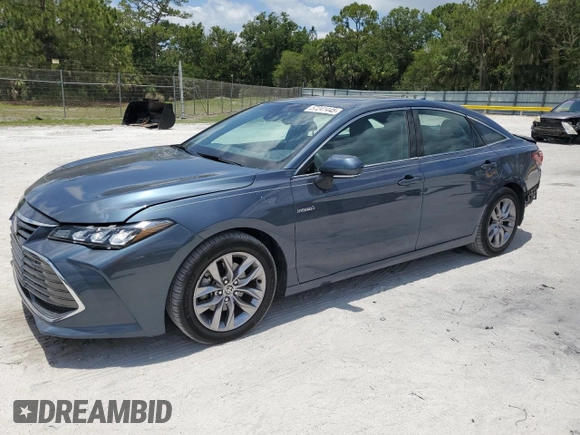 2021 Toyota Avalon Hybrid XLE z VIN 4T1AA1AB8MU007487, wystawiony jako Copart lot #57241445 z przebiegiem 63 154 mil mil oraz Nie do naprawy • Non repairable. Historia ofert i sprzedaży dostępna na DreamBid. Obrazek 1.