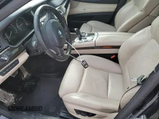 2010 BMW 7 Series 750i xDrive z VIN WBAKC6C56ACL67878, wystawiony jako Copart lot #45727215 z przebiegiem 251 789 mil mil oraz Szkoda całkowita • Salvage title. Historia ofert i sprzedaży dostępna na DreamBid. Obrazek 7.