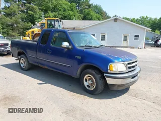 1998 Ford F-150 z VIN 2FTZX1727WCA55840, wystawiony jako IAAI lot #42437567 z przebiegiem 173 975 mil mil oraz . Historia ofert i sprzedaży dostępna na DreamBid. Obrazek 1.