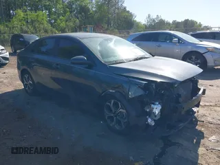 2020 Kia Forte LXS z VIN 3KPF24AD5LE204883, wystawiony jako IAAI lot #42038600 z przebiegiem 48 841 mil mil oraz . Historia ofert i sprzedaży dostępna na DreamBid. Obrazek 1.