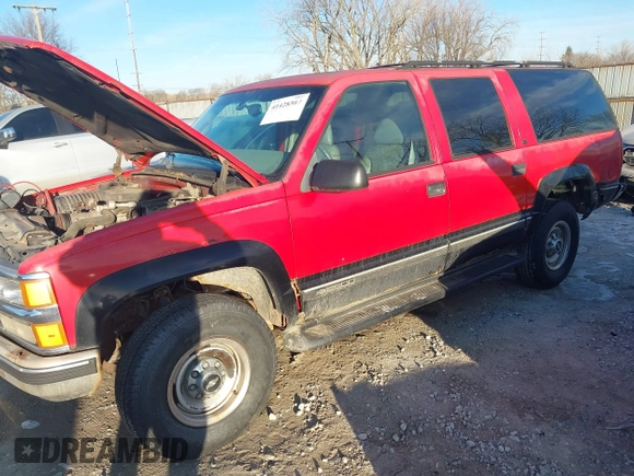 1999 Chevrolet Suburban with VIN 1GNGK26J8XJ377255, listed as a IAAI auction lot 41428307 with 250,000 mi miles. Bid and sale history available at carsss.com. Image 1.