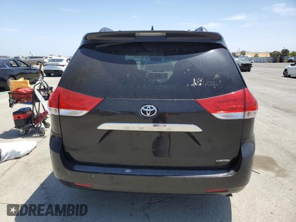 2011 Toyota Sienna XLE AAS z VIN 5TDYK3DC7BS111311, wystawiony jako Copart lot #57298675 z przebiegiem 131 597 mil mil oraz Szkoda całkowita • Salvage title. Historia ofert i sprzedaży dostępna na DreamBid. Obrazek 6.