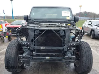 2020 Jeep Gladiator Sport S с VIN 1C6HJTAG8LL122726, выставлен на аукционе IAAI как лот 41886929 с пробегом 82 473 миль миль и . История ставок и продаж доступна на DreamBid. Изображение 13.