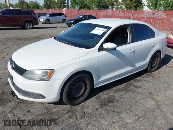 2014 Volkswagen Jetta SE с VIN 3VWD17AJ8EM284395, выставлен на аукционе IAAI как лот 42686750 с пробегом 183 600 миль миль и . История ставок и продаж доступна на DreamBid. Изображение 2.