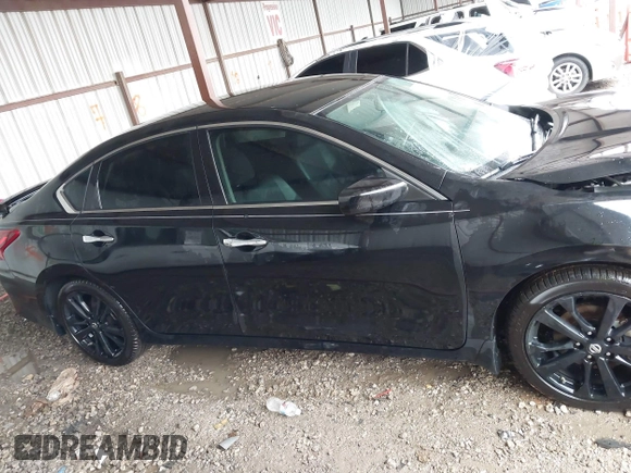 2017 Nissan Altima SL z VIN 1N4AL3AP5HC298778, wystawiony jako IAAI lot #42316000 z przebiegiem 145 566 mil mil oraz . Historia ofert i sprzedaży dostępna na DreamBid. Obrazek 14.