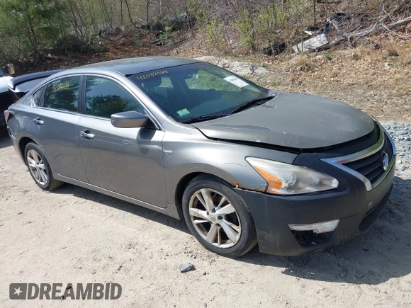 2014 Nissan Altima 2.5 S with VIN 1N4AL3AP5EC104858, listed as a IAAI auction lot 42082088 with 197,853 mi miles. Bid and sale history available at carsss.com. Image 1.