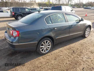 2010 Volkswagen Passat Komfort with VIN WVWJK7AN2AE162783, listed as a IAAI auction lot 42121999 with Not provided miles and . Bid and sale history available at DreamBid. Image 4.