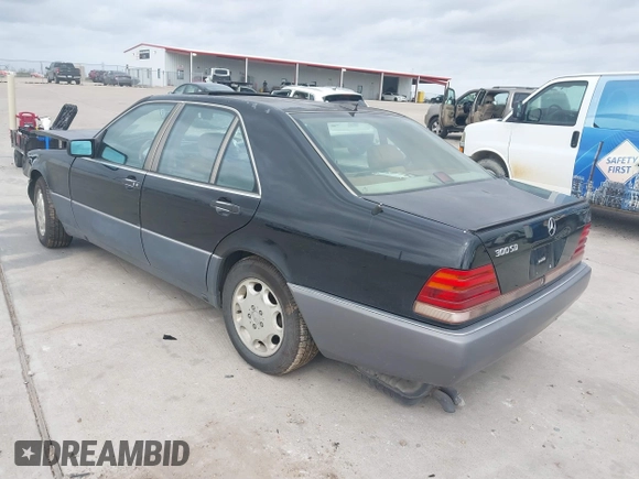 1992 Mercedes-Benz 300 with VIN WDBGB34EXNA034723, listed as a IAAI auction lot 41748087 with Not Provided miles and . Bid and sale history available at DreamBid. Image 3.