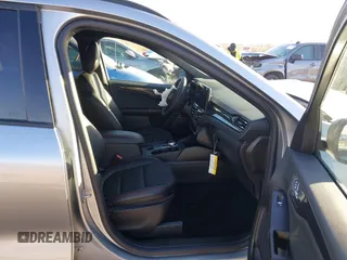 2024 Ford Escape ST-Line with VIN 1FMCU0MN5RUB05562, listed as a IAAI auction lot 41667538 with 59 mi miles and . Bid and sale history available at DreamBid. Image 5.