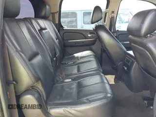 2007 Chevrolet Suburban LT with VIN 3GNGK26K07G156663, listed as a IAAI auction lot 42090632 with 278,818 mi miles and . Bid and sale history available at DreamBid. Image 8.