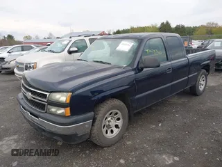 2006 Chevrolet Silverado 1500 Work Truck with VIN 1GCEC19X86Z156259, listed as a IAAI auction lot 42029362 with 188,394 mi miles. Bid and sale history available at carsss.com. Image 2.