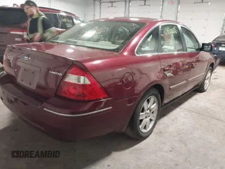 2005 Ford Five Hundred Limited with VIN 1FAFP28195G107776, listed as a IAAI auction lot 41950026 with 114,838 mi miles. Bid and sale history available at carsss.com. Image 4.
