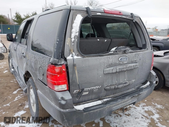 2004 Ford Expedition Special Service with VIN 1FMPU16L74LB40928, listed as a IAAI auction lot 41235243 with 233,942 mi miles. Bid and sale history available at carsss.com. Image 6.