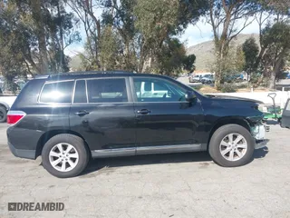 2013 Toyota Highlander with VIN 5TDZK3EH4DS135471, listed as a IAAI auction lot 41746204 with 117,922 mi miles. Bid and sale history available at carsss.com. Image 14.