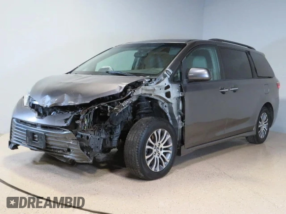 2018 Toyota Sienna XLE Auto Access Seat with VIN 5TDYZ3DC3JS921237, listed as a Copart auction lot 48207645 with 58,821 mi miles and Salvage Title. Bid and sale history available at carsss.com. Image 2.