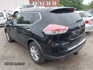 2016 Nissan Rogue SV z VIN KNMAT2MV8GP622120, wystawiony jako IAAI lot #42466056 z przebiegiem 107 963 mil mil oraz . Historia ofert i sprzedaży dostępna na DreamBid. Obrazek 3.