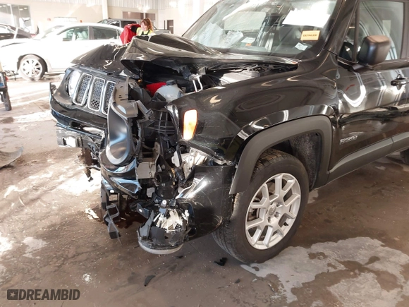 2019 Jeep Renegade Sport with VIN ZACNJBAB9KPJ95900, listed as a IAAI auction lot 41018209 with 70,511 mi miles. Bid and sale history available at carsss.com. Image 6.