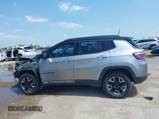 2018 Jeep Compass Trailhawk with VIN 3C4NJDDB2JT198784, listed as a IAAI auction lot 42405539 with 121,553 mi miles and . Bid and sale history available at DreamBid. Image 15.