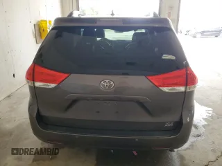 2012 Toyota Sienna XLE с VIN 5TDDK3DC8CS042919, выставлен на аукционе Copart как лот 62644385 с пробегом 135 252 миль миль и Списание • Salvage title. История ставок и продаж доступна на DreamBid. Изображение 6.