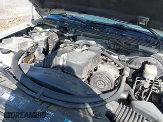 1998 Chevrolet S-10 with VIN 1GCCS1447WK260094, listed as a IAAI auction lot 41648784 with 173,562 mi miles. Bid and sale history available at carsss.com. Image 10.