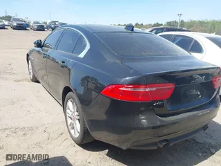2018 Jaguar XE 25t Premium with VIN SAJAD4FX5JCP22618, listed as a IAAI auction lot 41910986 with 111,256 mi miles. Bid and sale history available at carsss.com. Image 3.