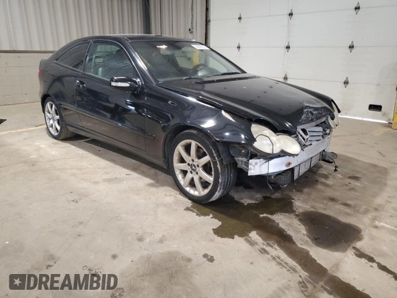2005 Mercedes-Benz C 230 Kompressor with VIN WDBRN40J55A648975, listed as a Copart auction lot 62463675 with 252,393 mi miles and Salvage title. Bid and sale history available at DreamBid. Image 4.