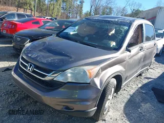 2011 Honda CR-V SE with VIN 5J6RE4H48BL102584, listed as a IAAI auction lot 41595901 with 270,046 mi miles. Bid and sale history available at carsss.com. Image 17.