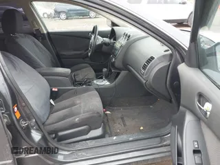2009 Nissan Altima 2.5 S with VIN 1N4AL21E89N500804, listed as a IAAI auction lot 42092910 with 172,279 mi miles. Bid and sale history available at carsss.com. Image 5.