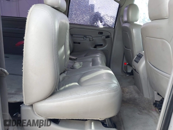 2004 Chevrolet Suburban LT z VIN 3GNFK16T44G206586, wystawiony jako IAAI lot #41480840 z przebiegiem Nie podano mil oraz . Historia ofert i sprzedaży dostępna na DreamBid. Obrazek 8.