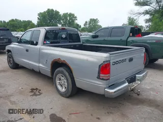 2000 Dodge Dakota with VIN 1B7GL22X7YS781191, listed as a IAAI auction lot 42498147 with 283,341 mi miles and . Bid and sale history available at DreamBid. Image 3.