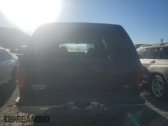 2000 Ford Expedition XLT with VIN 1FMRU15L9YLA82997, listed as a Copart auction lot 77440924 with 0 mi miles and Clean Title. Bid and sale history available at carsss.com. Image 6.
