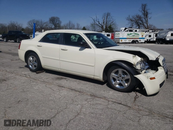 2005 Chrysler 300 with VIN 2C3JA43R65H621284, listed as a Copart auction lot 52372225 with 139,417 mi miles and Salvage Title. Bid and sale history available at carsss.com. Image 4.
